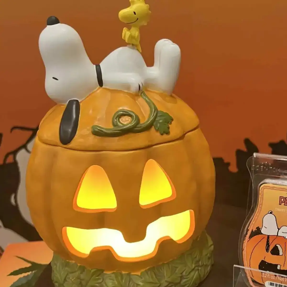 Snoopy’s Pumpkin Patch Warmer | Peanuts™