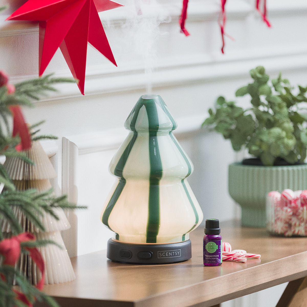 Pine Swirl Scentsy Diffuser | Contemporary Christmas 2025
