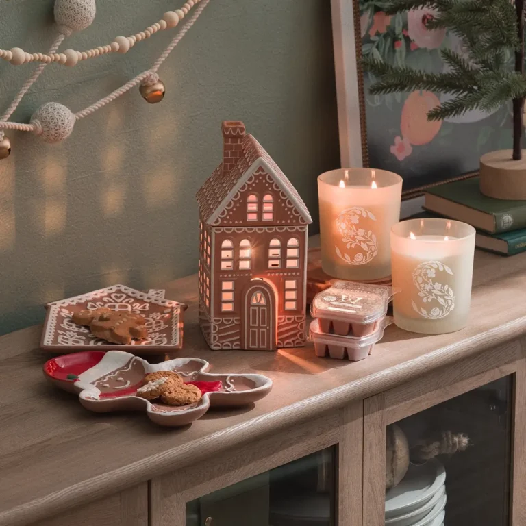 Scentsy 2025 Gingerbread Holiday Specials Collection | Shop 10/13