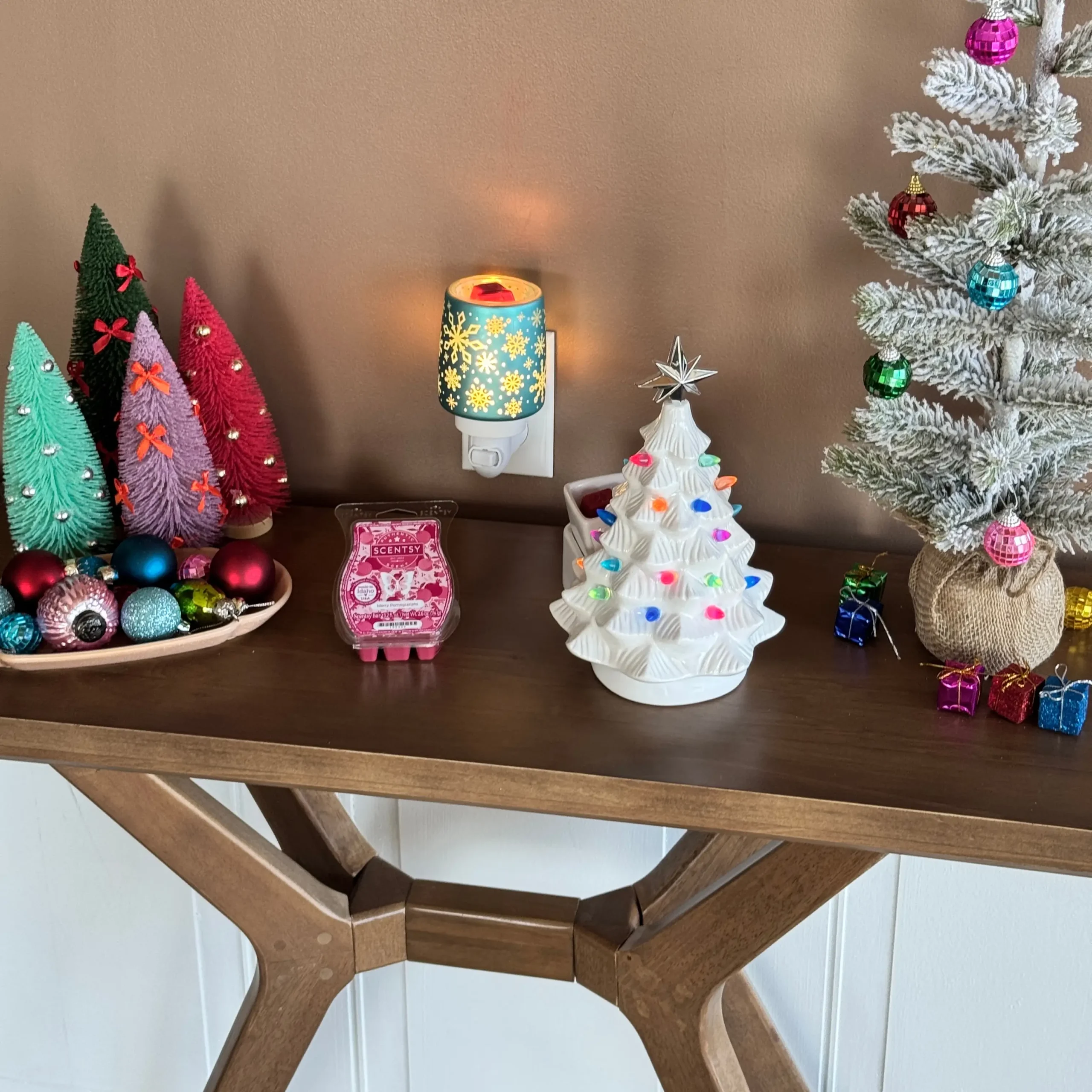 Scentsy 2025 Merry & Bright Holiday Special Collection | Shop 10/27