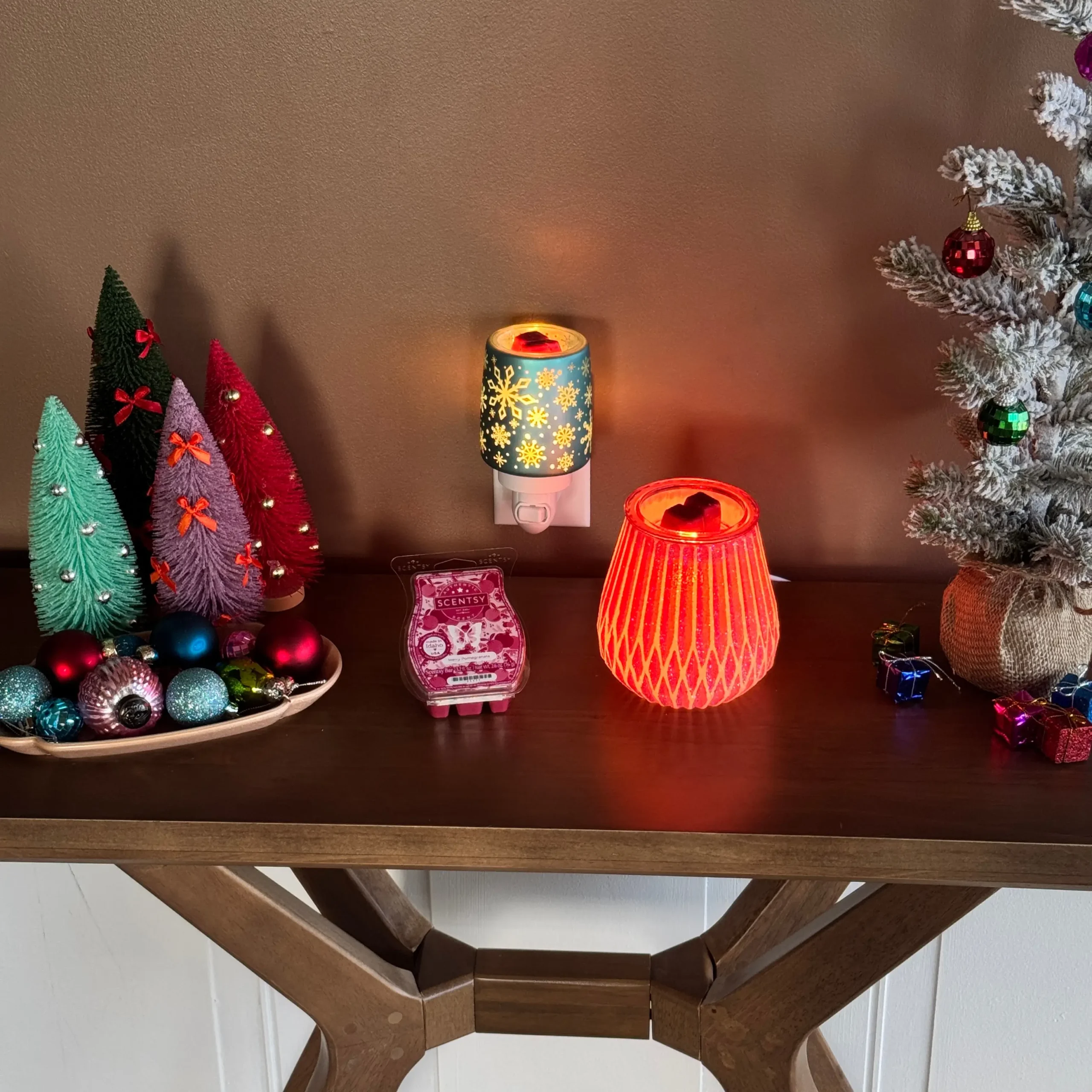 Scentsy 2025 Merry & Bright Holiday Special Collection | Shop 10/27