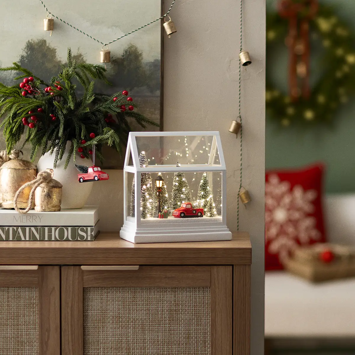 Dashing Through the Pines Limited-Edition 2025 Scentsy Holiday Warmer