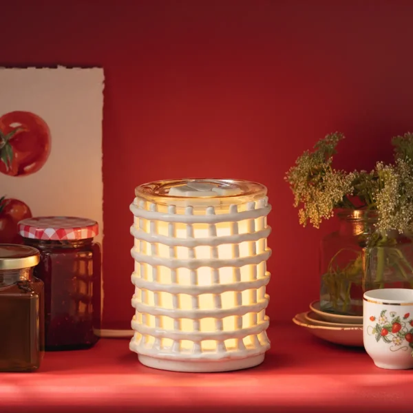 Cottage Weave Scentsy Warmer - May 2026