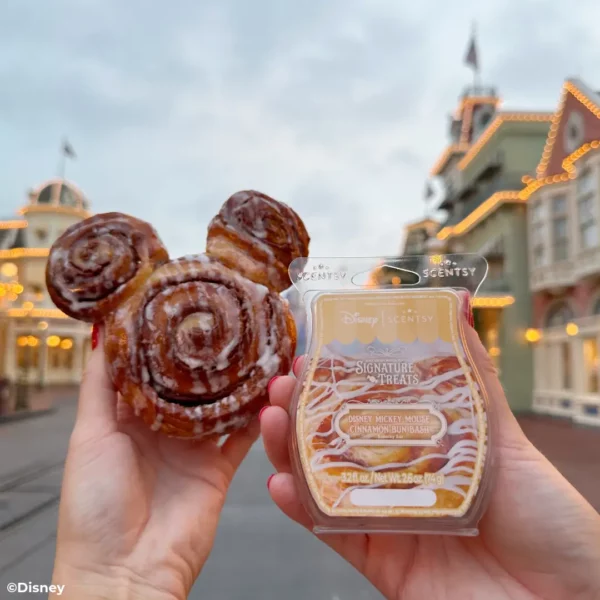 Disney Mickey Mouse Cinnamon Bun Bash Scentsy Bar | Walt Disney World Resorts Signature Treats