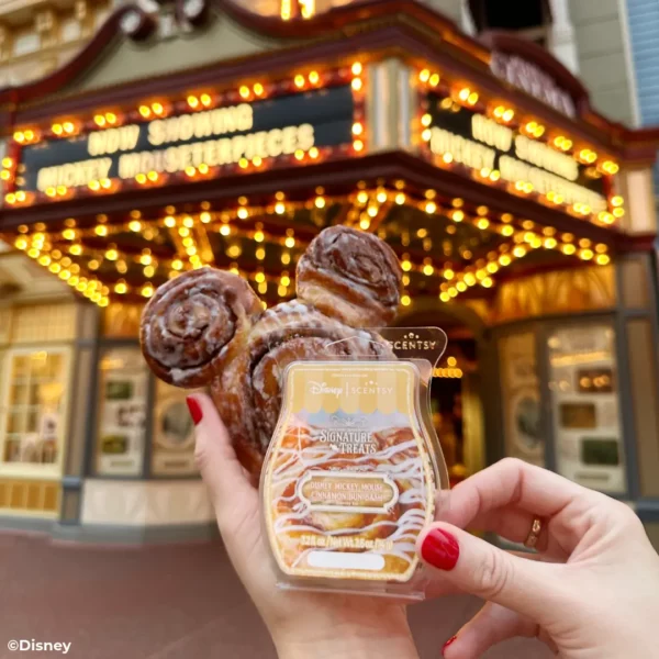 Disney Mickey Mouse Cinnamon Bun Bash Scentsy Bar | Walt Disney World Resorts Signature Treats