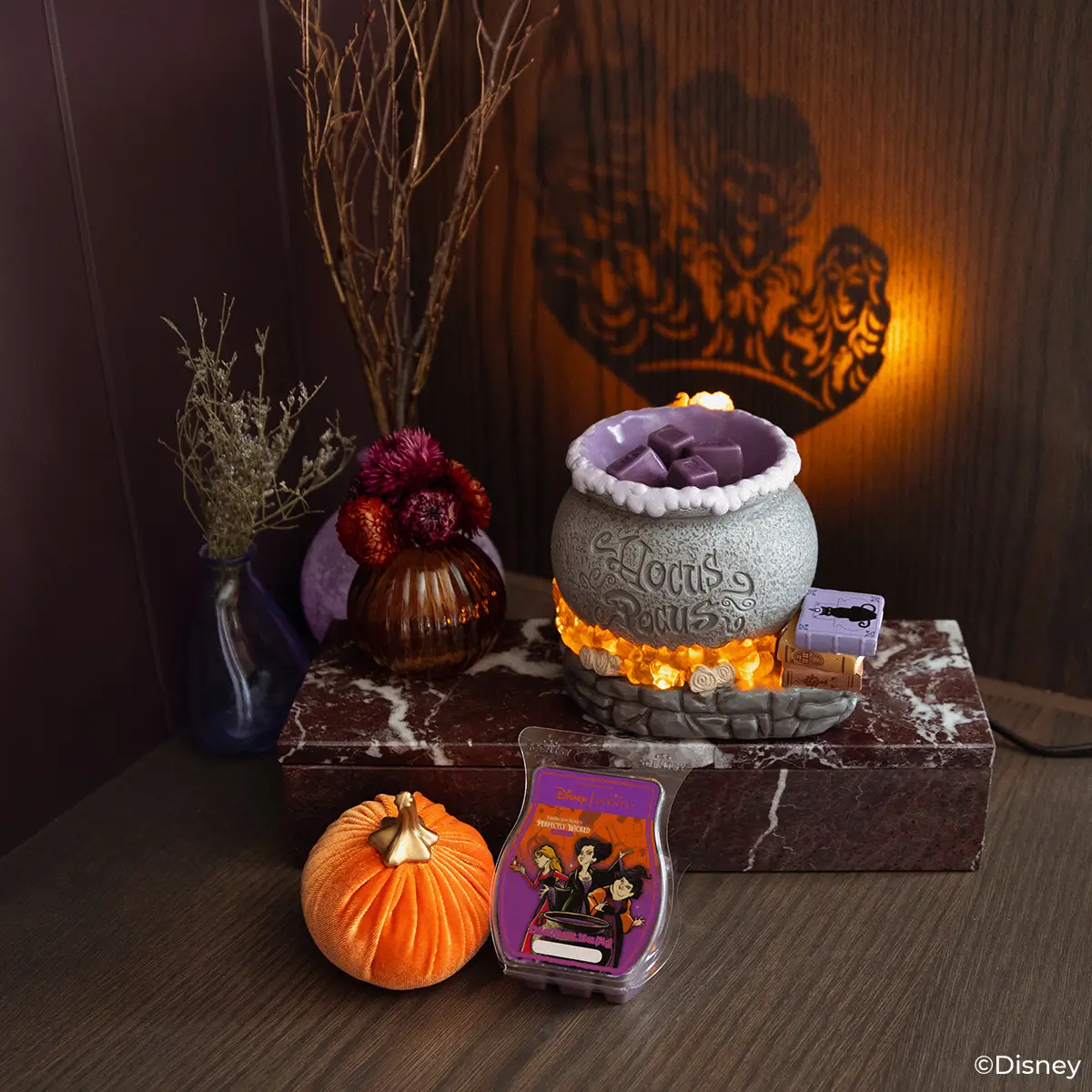 MT FW22 HocusPocus Warmer Bar R1