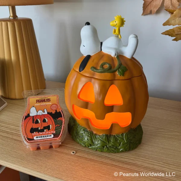 Snoopy’s Pumpkin Patch Scentsy Warmer | Peanuts™