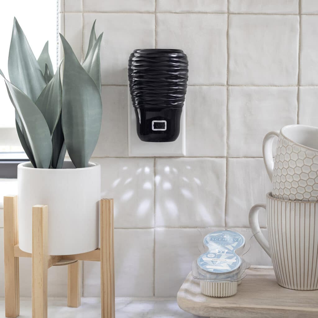 Black Spin Wall Fan Scentsy Diffuser With Light