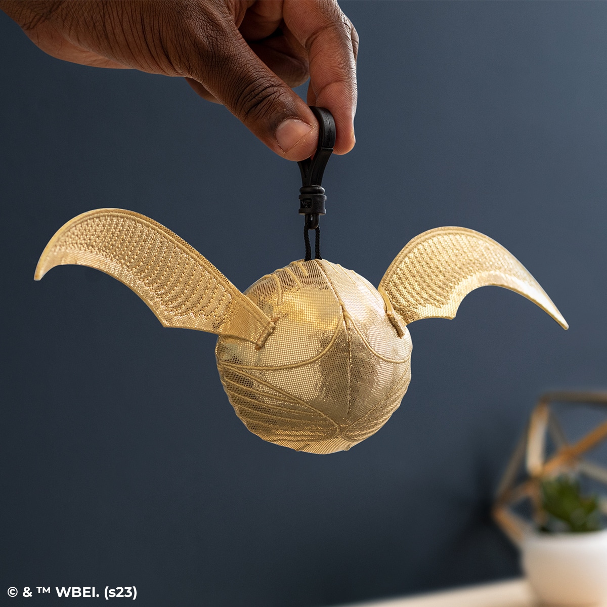 1200x1200 SS23 HarryPotter GoldenSnitch R123 1