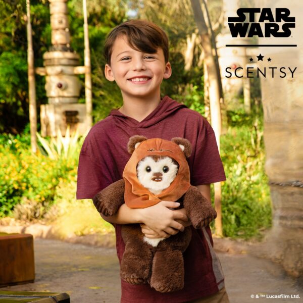 1200x1200 SS23 StarWars EwokBuddy InPark RA