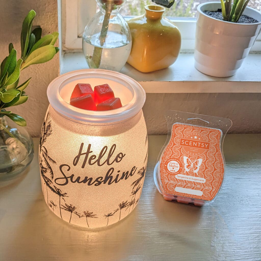 Summertime Scentsy Warmer | Hello Sunshine