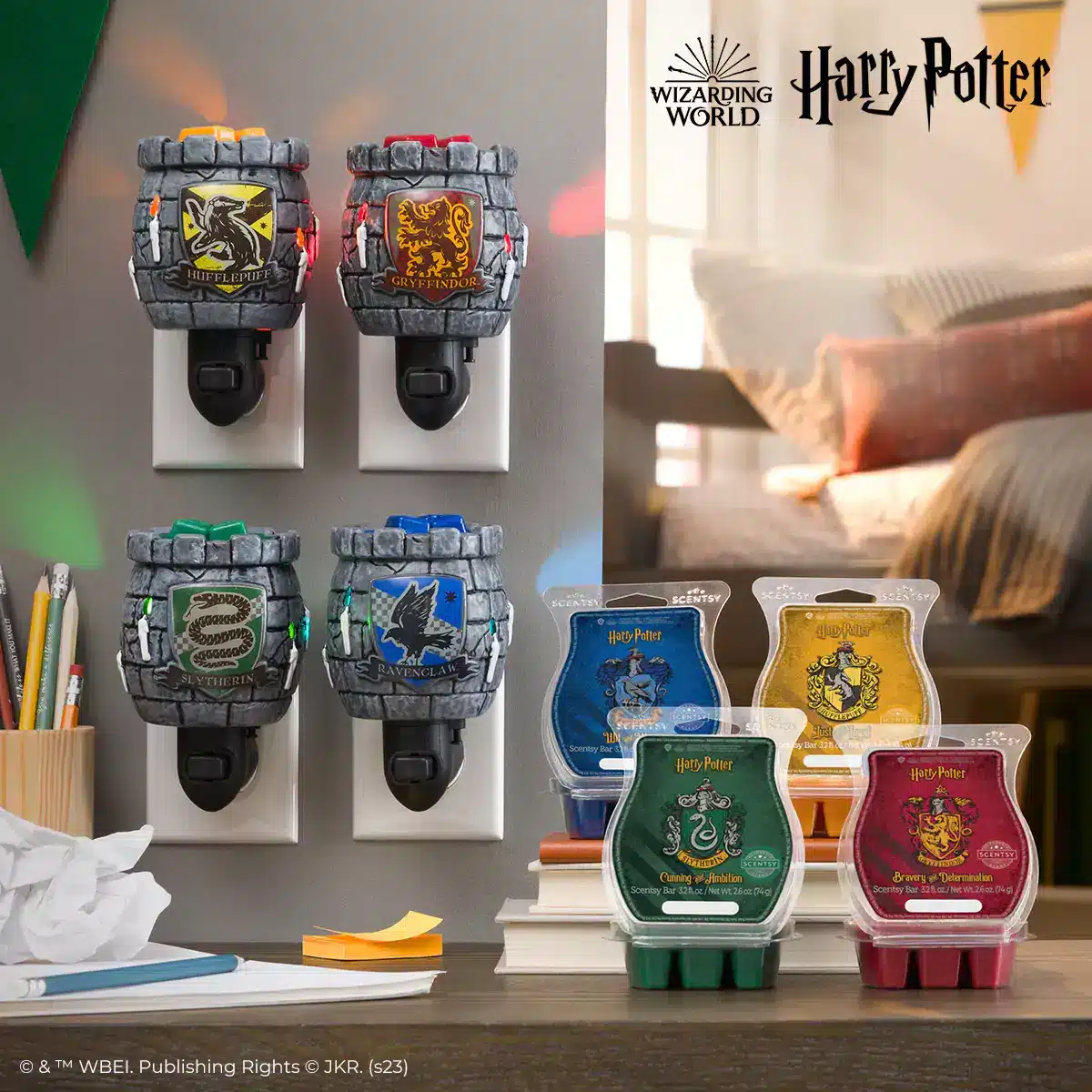 Harry Potter Hogwarts Scentsy Warmer Castle with Houses Scentsy Wax  Collection