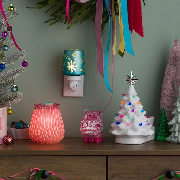 Scentsy 2025 Merry & Bright Holiday Special Collection | Shop 10/27