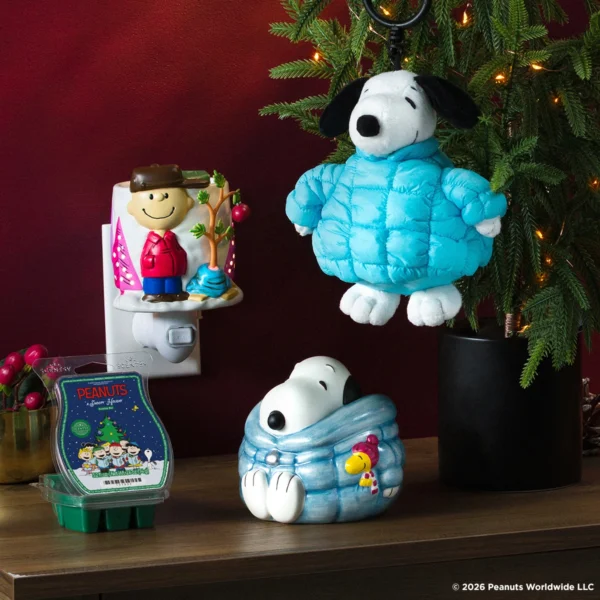 Peanuts™ Stay Warm, Stay Cool Snoopy Scentsy Warmer | Holiday 2026