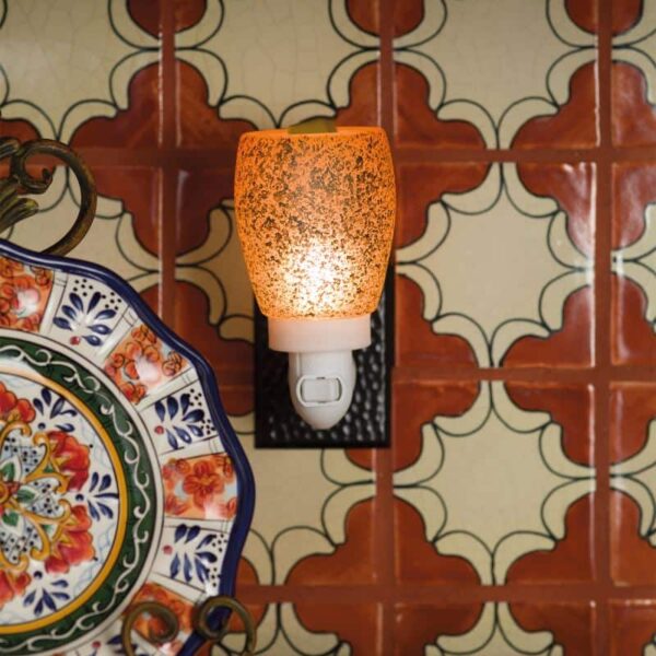 CREAM GLASS SCENTSY NIGHTLIGHT WARMER