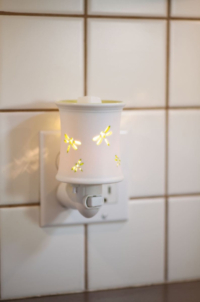 DAMSEL NIGHTLIGHT SCENTSY WARMER