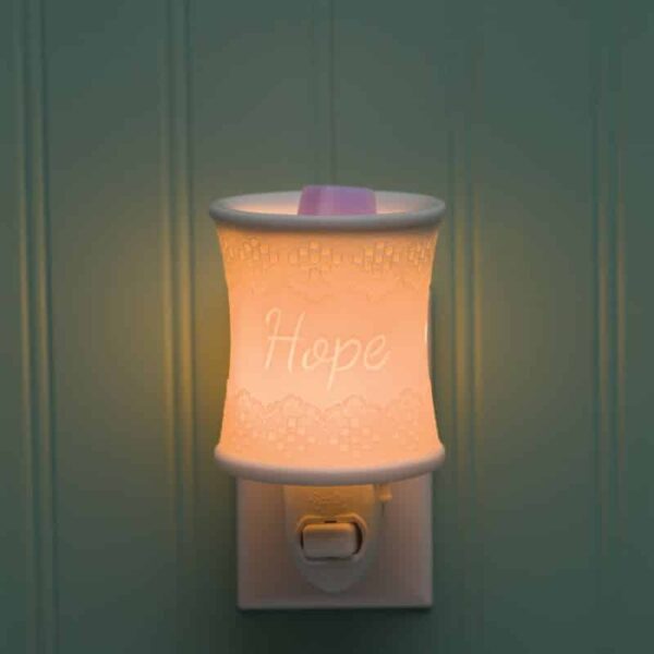 LACE & HOPE SCENTSY NIGHTLIGHT WARMER