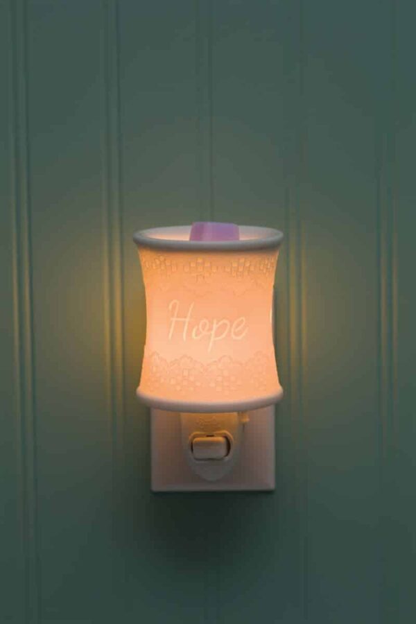 LACE & HOPE SCENTSY NIGHTLIGHT WARMER