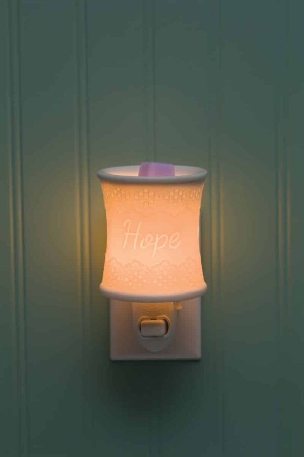 LACE & HOPE SCENTSY NIGHTLIGHT WARMER