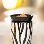 ZEBRA SCENTSY WARMER DELUXE