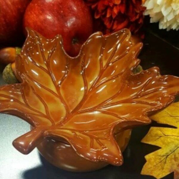 SCENTSY MAPLE LEAD WARMER HARVEST 2016