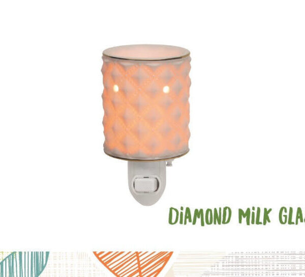 DIAMOND MILK GLASS SCENTSY NIGHTLIGHT WARMER
