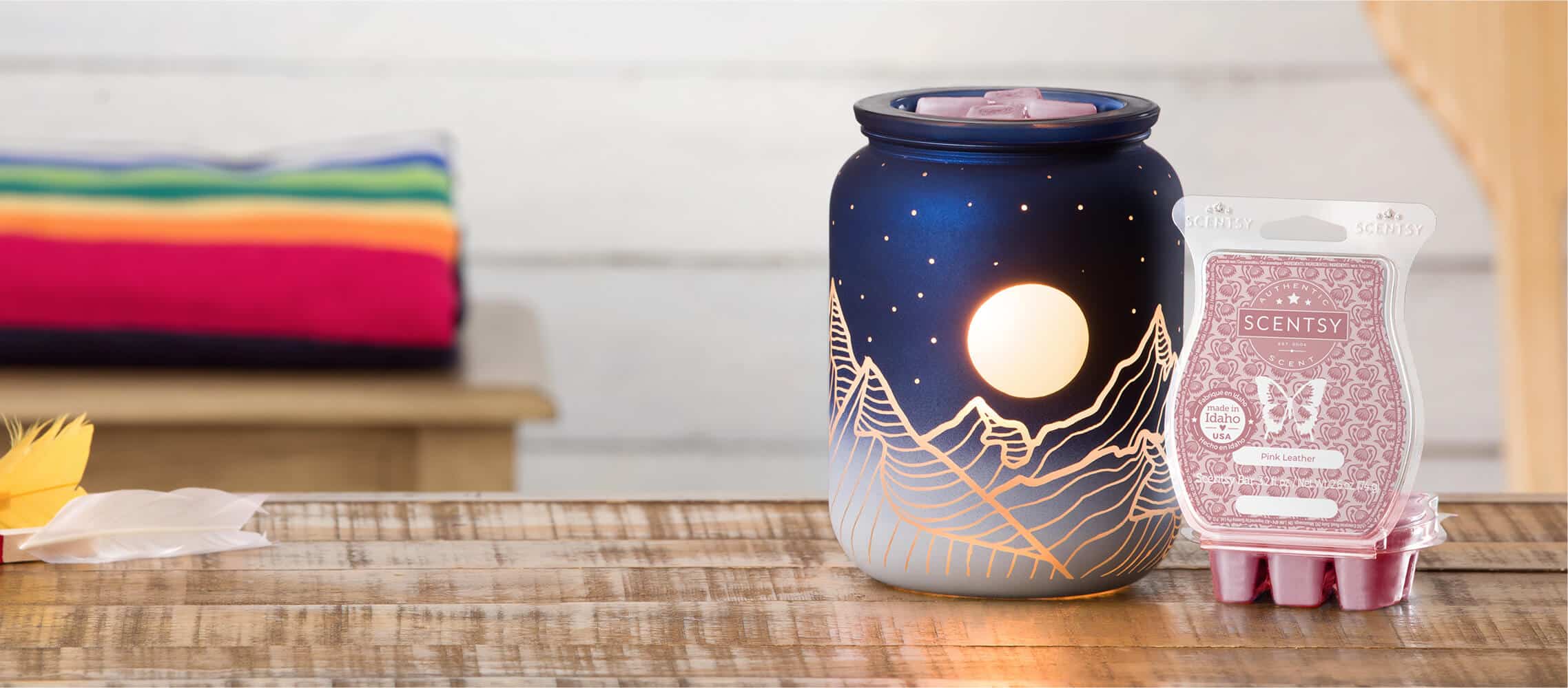 Scentsy August 2023 Warmer & Scent of the Month | Mountain Sky + Pink Leather