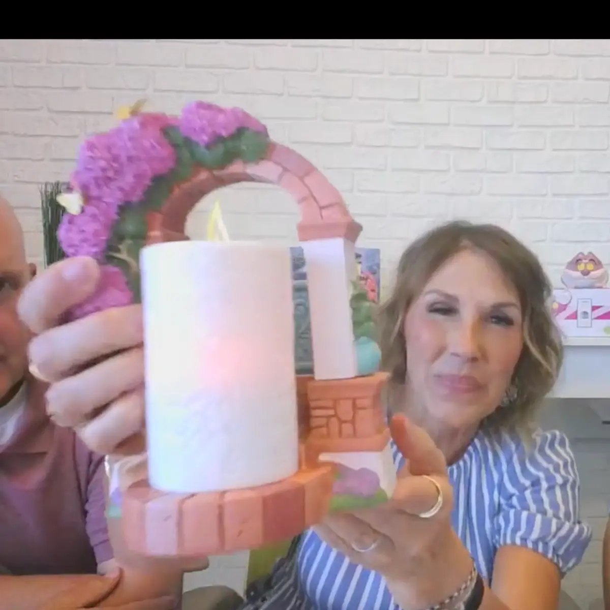 NEW! Scentsy Disney Encanto Warmer & Wax Collection | Shop 6/9