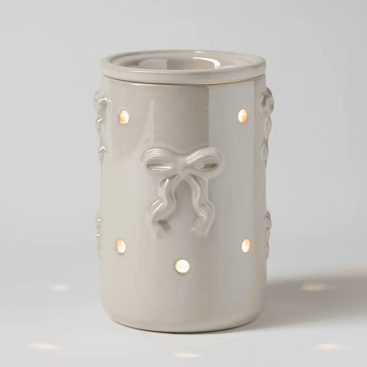 Scentsy January 2026 Warmer Of The Month - Dreamer'S Bow + Amber &Amp; Peach Scentsy January 2026 Warmer of the Month - Dreamer's Bow + Amber & Peach