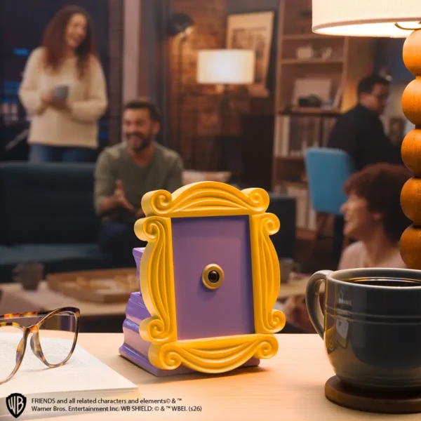 Friends ™ "The One With The Yellow Frame" Scentsy Warmer