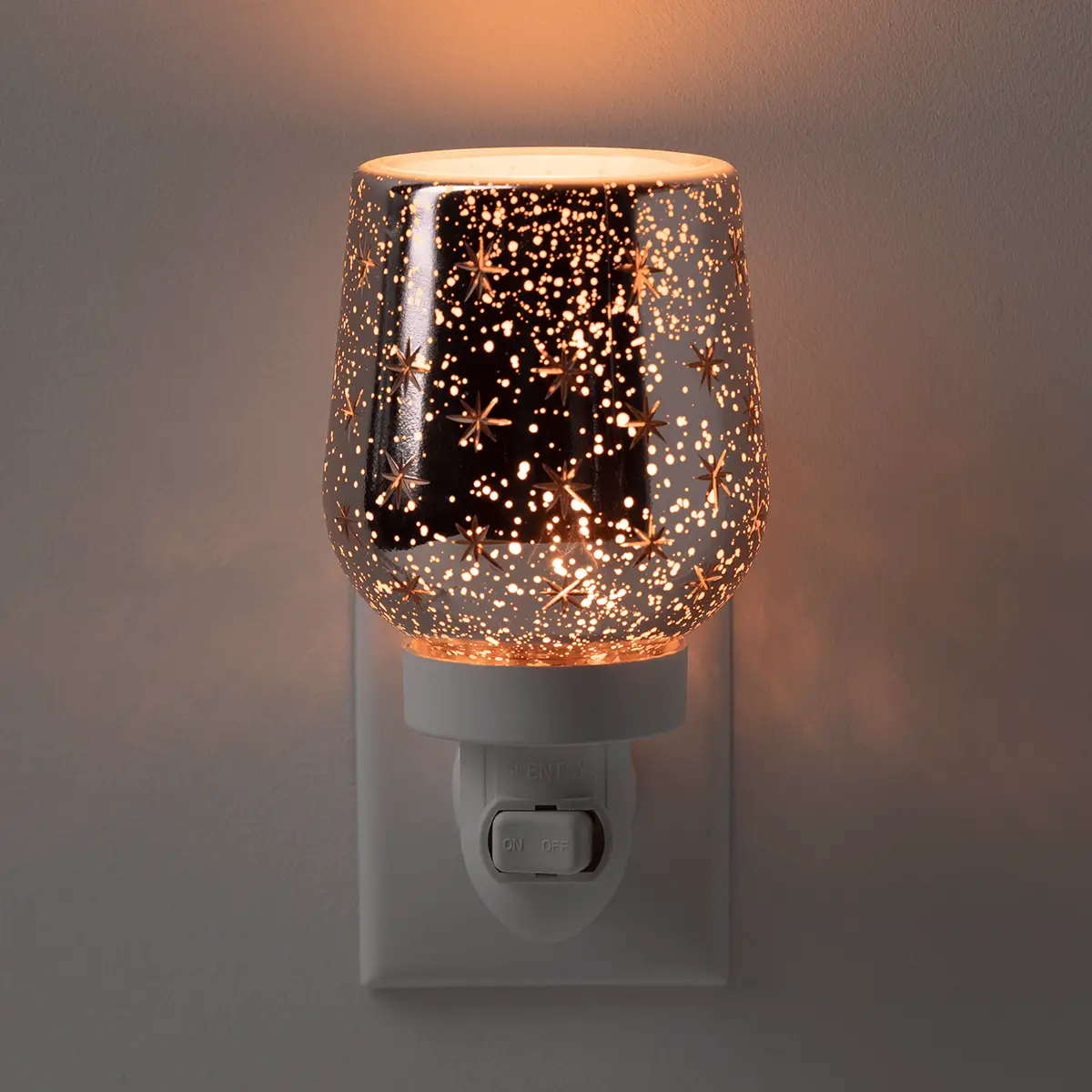 Frosted Flurry Mini Warmer - Dark Room Frosted Flurry Scentsy Mini Warmer - Holiday 2026