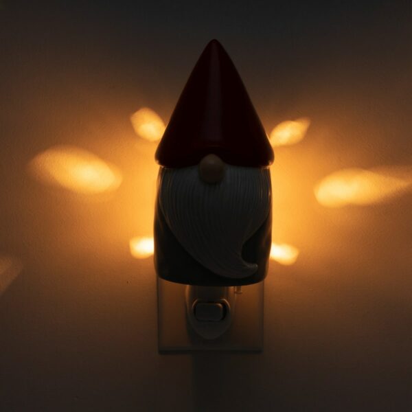 Gnome for the Holiday Mini Scentsy Warmer 3