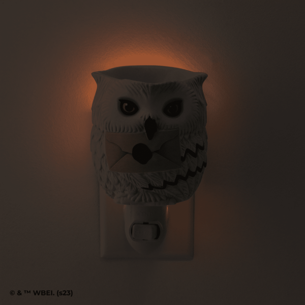 Hedwig™ Harry Potter™ Scentsy Plugin Mini Warmer with Wall Plug - The Candle  Boutique - Scentsy UK Consultant