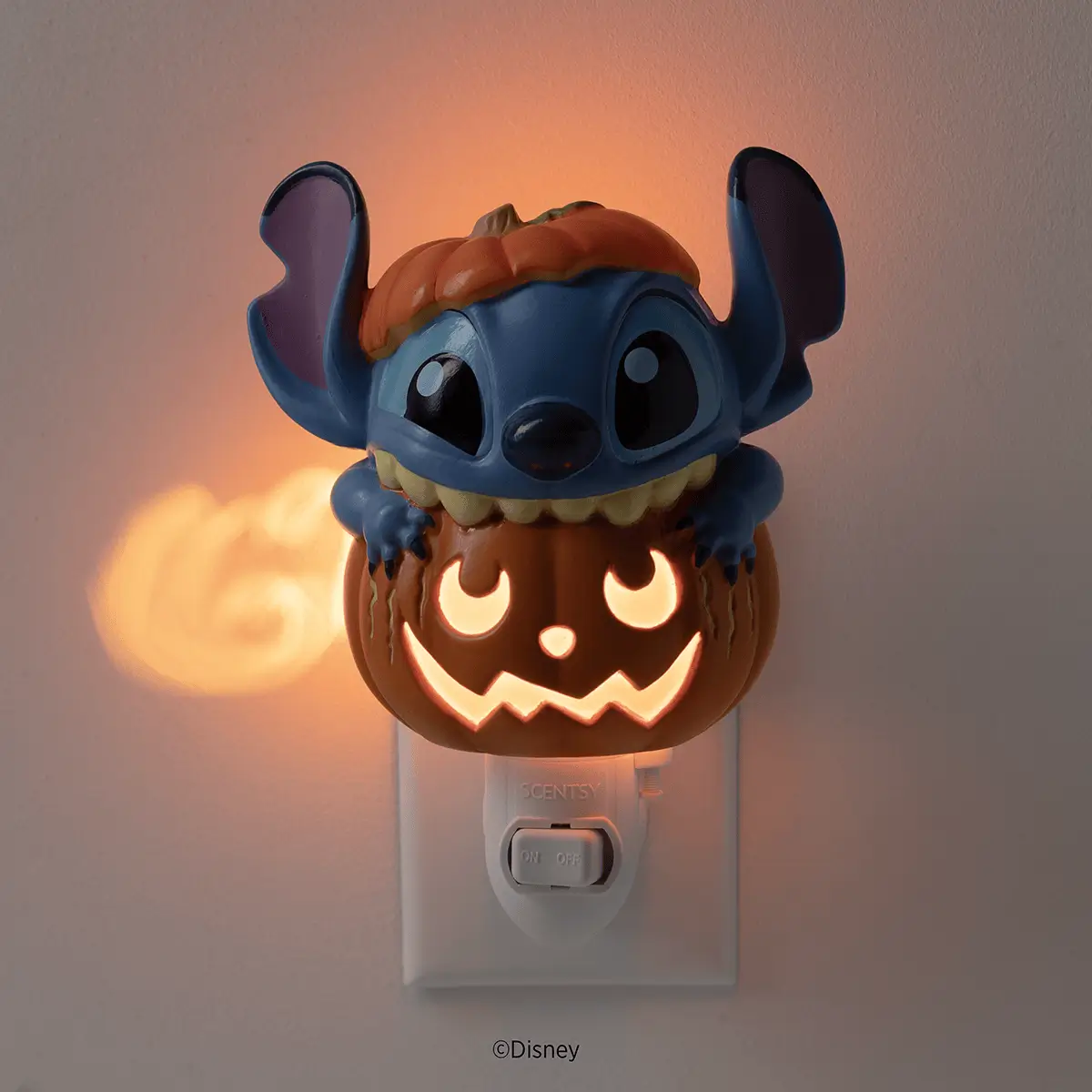 Home-Miniwarmer-Sitch-Pumpkintrouble-Packshot-Dark-Ra-2026-Pws Disney Stitch: Pumpkin Trouble Mini Scentsy Warmer - Harvest 2026