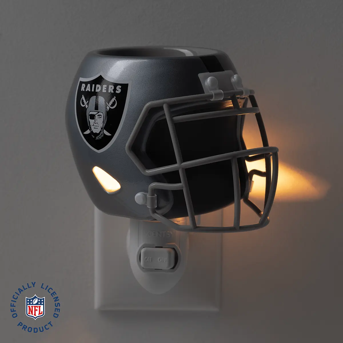 Homeminiwarmernfllasvegasraiderspackshotdarkr12026Pws_Highres NFL Las Vegas Raiders Helmet Mini Scentsy Warmer (2026)