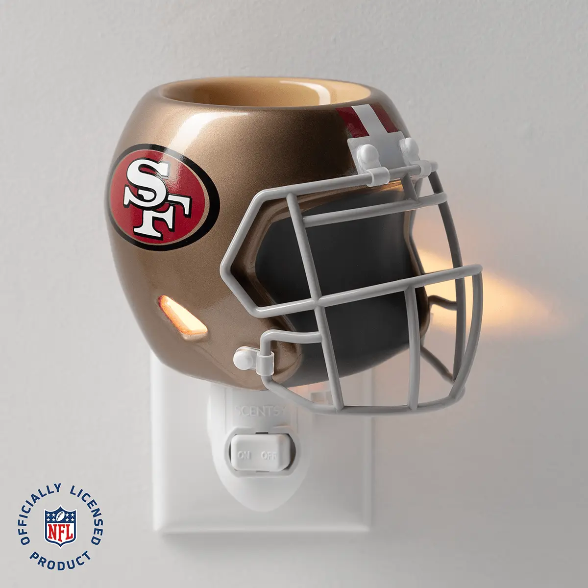 Homeminiwarmernflsanfransiscofortyninerspackshotglowmainr12026Pws_Highres NFL San Francisco 49ers Helmet Mini Scentsy Warmer (2026)