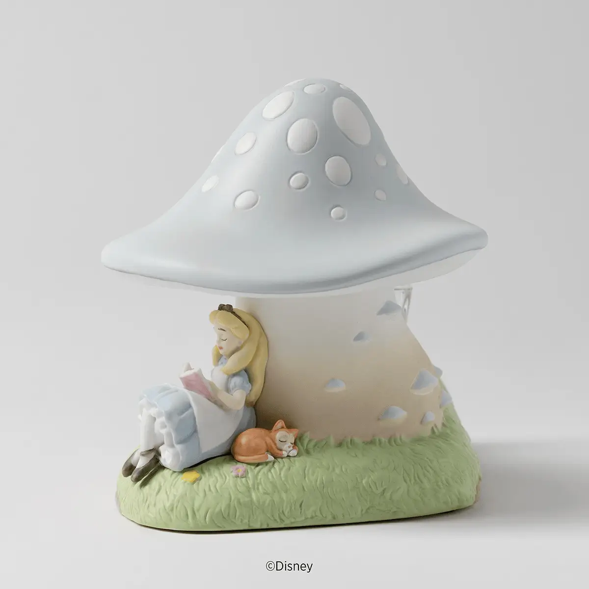Homewarmeraliceinwonderlandpackshotra2026Pws_Highres Alice in Wonderland Down the Rabbit Hole Scentsy Warmer | 75th Anniversary