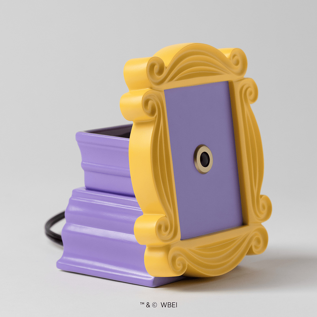 Friends ™ "The One With The Yellow Frame" Scentsy Warmer