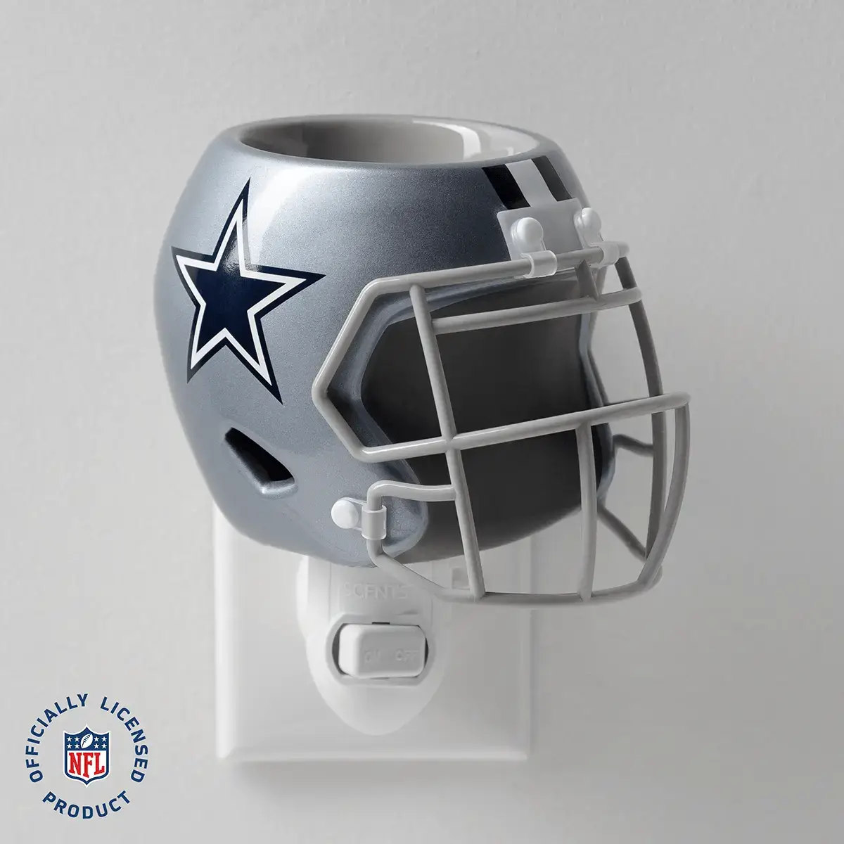 Homeminiwarmernfldallascowboyspackshotr12026Pws_Highres NFL Dallas Cowboys Helmet Mini Scentsy Warmer (2026)