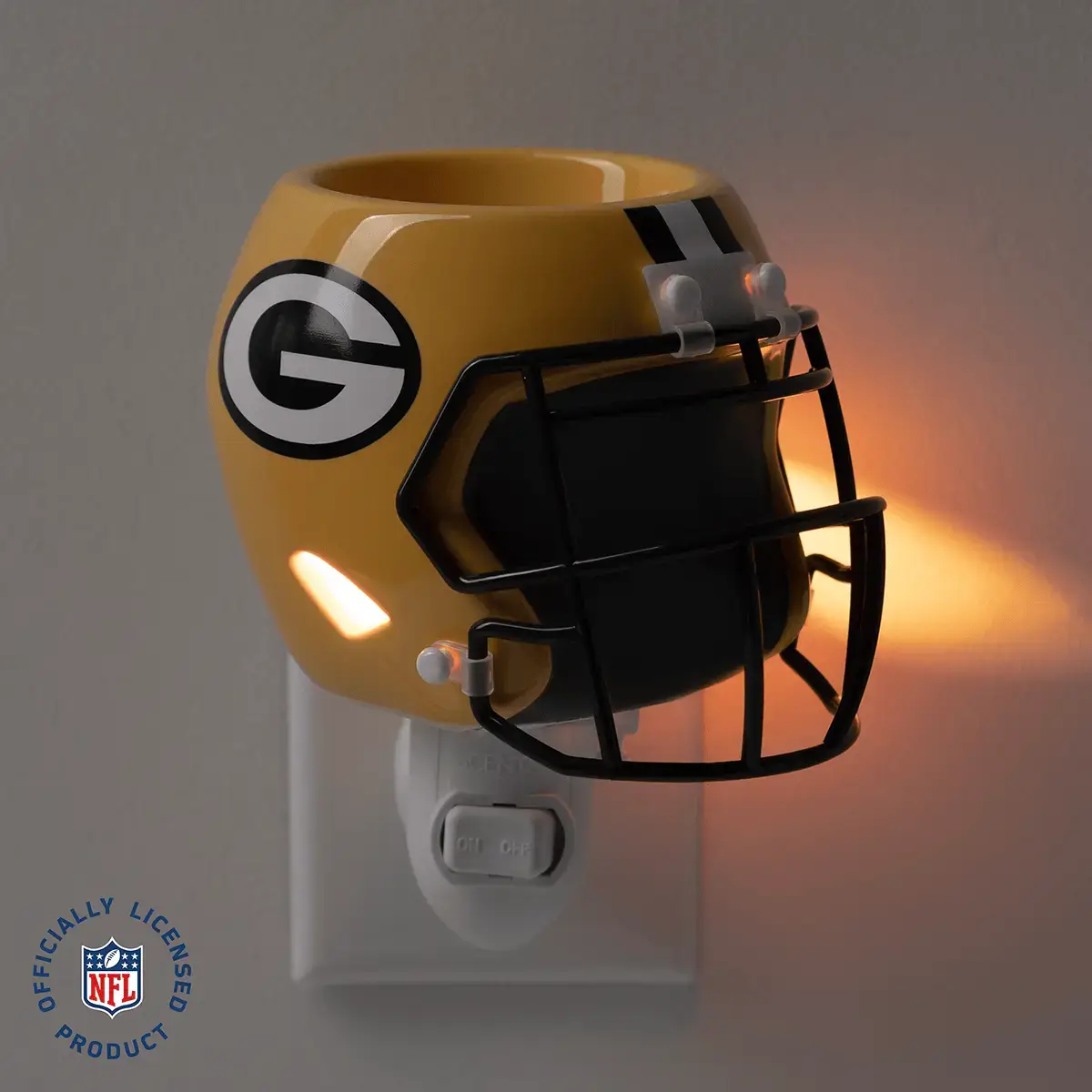 Homeminiwarmernflgreenbaypackerspackshotdarkr12026Pws_Highres NFL Green Bay Packers Helmet Mini Scentsy Warmer (2026)