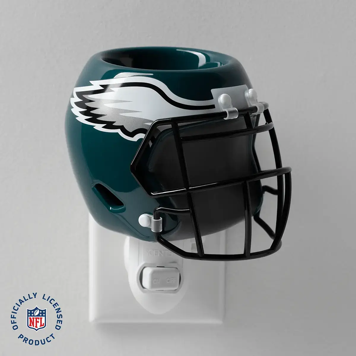Homeminiwarmernflphiladelphiaeaglespackshotr12026Pws_Highres NFL Philadelphia Eagles Helmet Mini Scentsy Warmer (2026)
