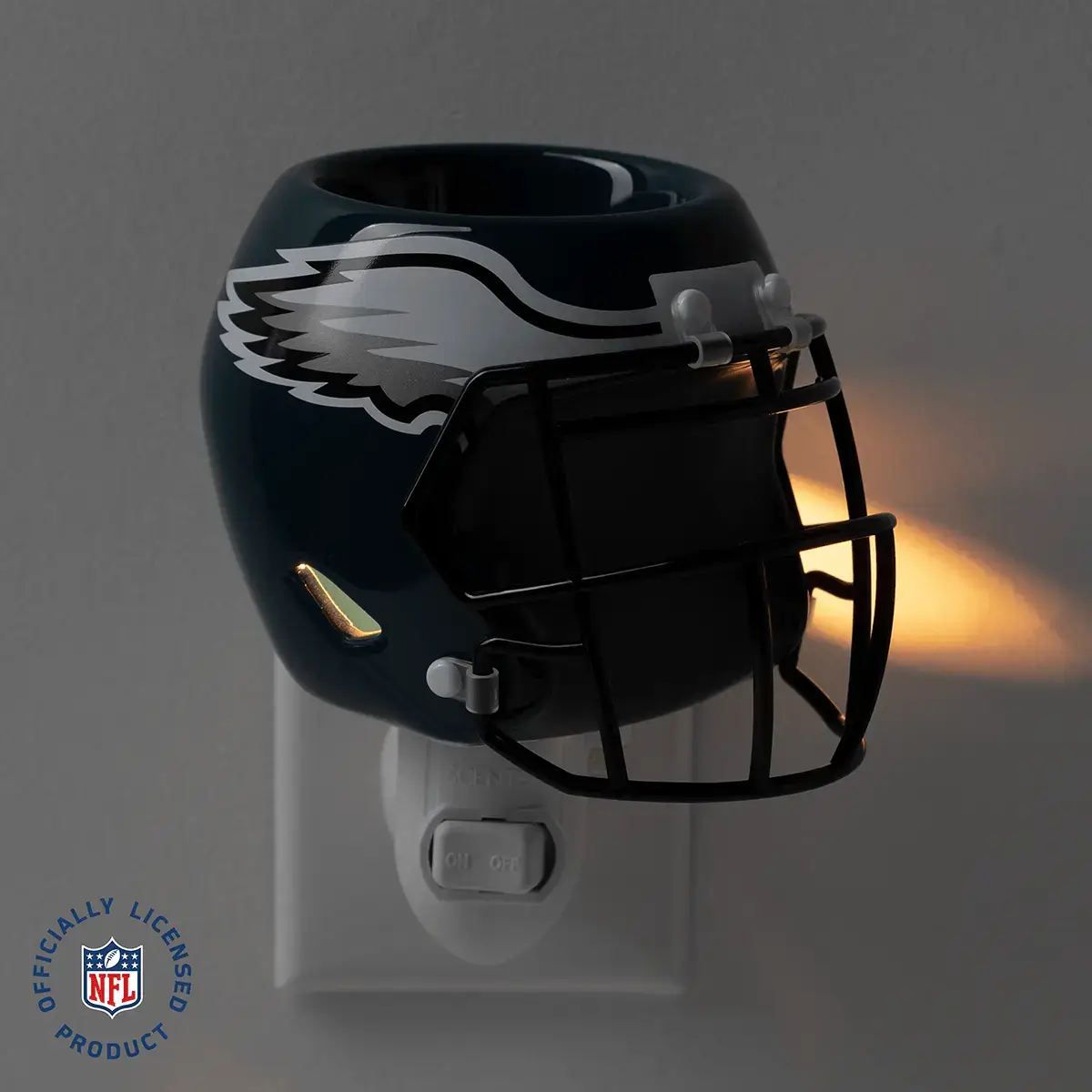 Homeminiwarmernflphiladelphiaeaglespackshotdarkr12026Pws_Highres NFL Philadelphia Eagles Helmet Mini Scentsy Warmer (2026)