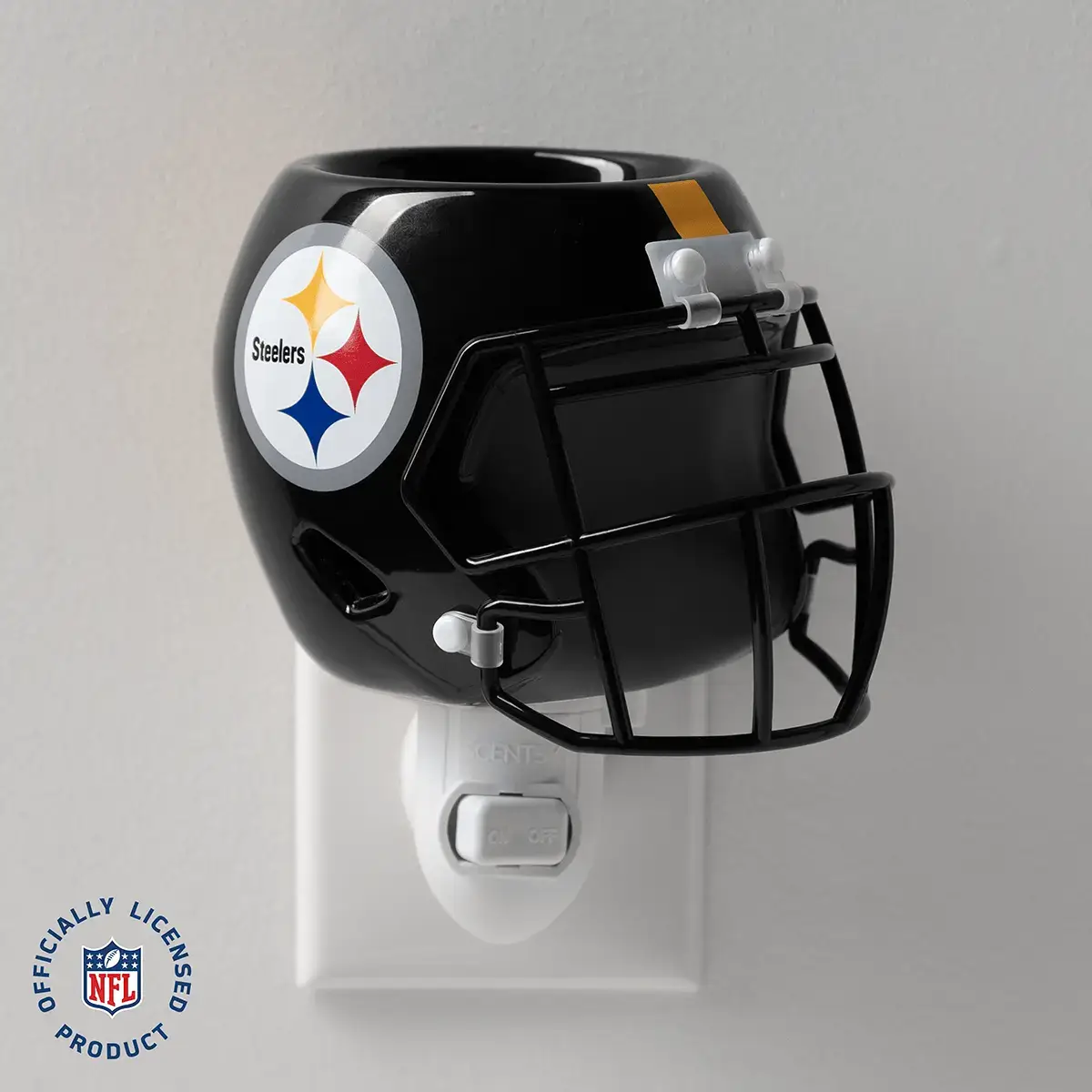 Homeminiwarmernflpittsburgsteelerspackshotr12026Pws_Highres NFL Pittsburgh Steelers Helmet Mini Scentsy Warmer (2026)