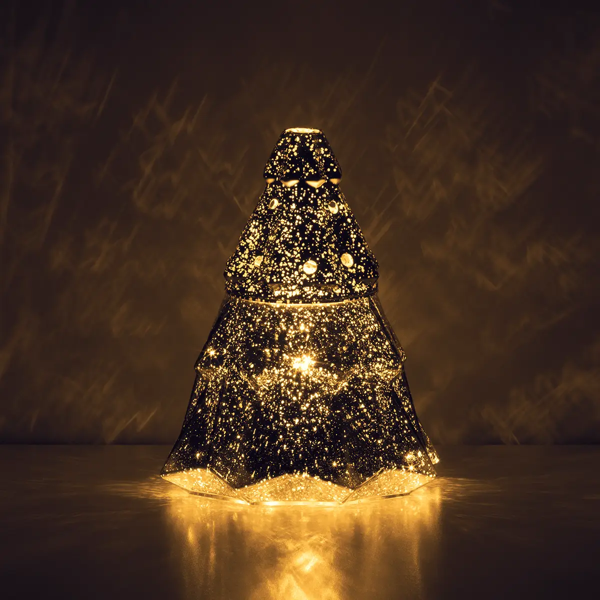 Light up the Season Christmas Tree Scentsy Warmer: November 2025