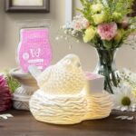 MARCH 2021 SCENTSY WAMRER OF THE MONTH BIRDS OF A FEATHER