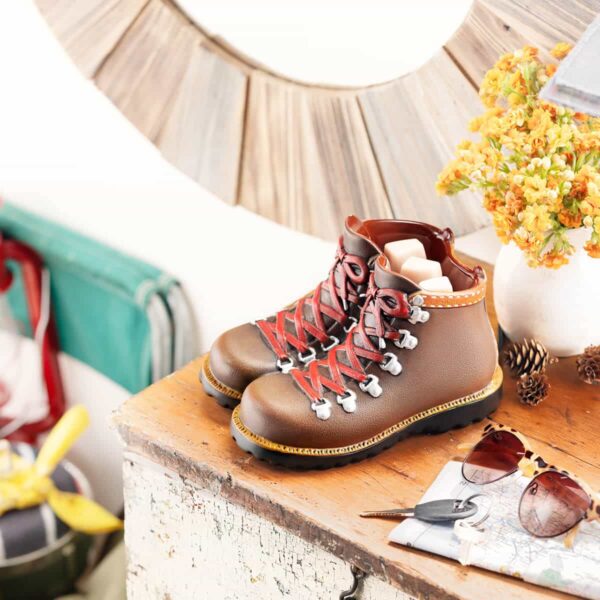 HIT THE TRAIL SCENTSY WARMER - HIKING BOOTS