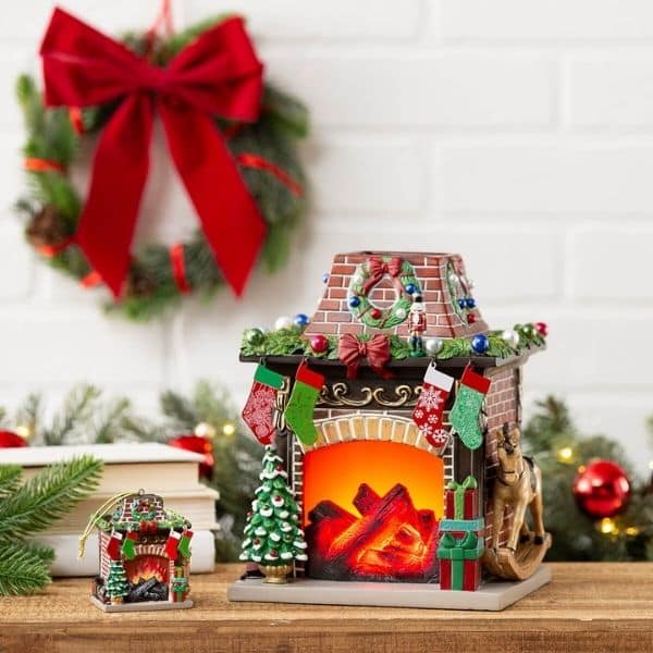 SCENTSY 2020 LIMITED EDITION HOLIDAY HEARTH WARMER 1