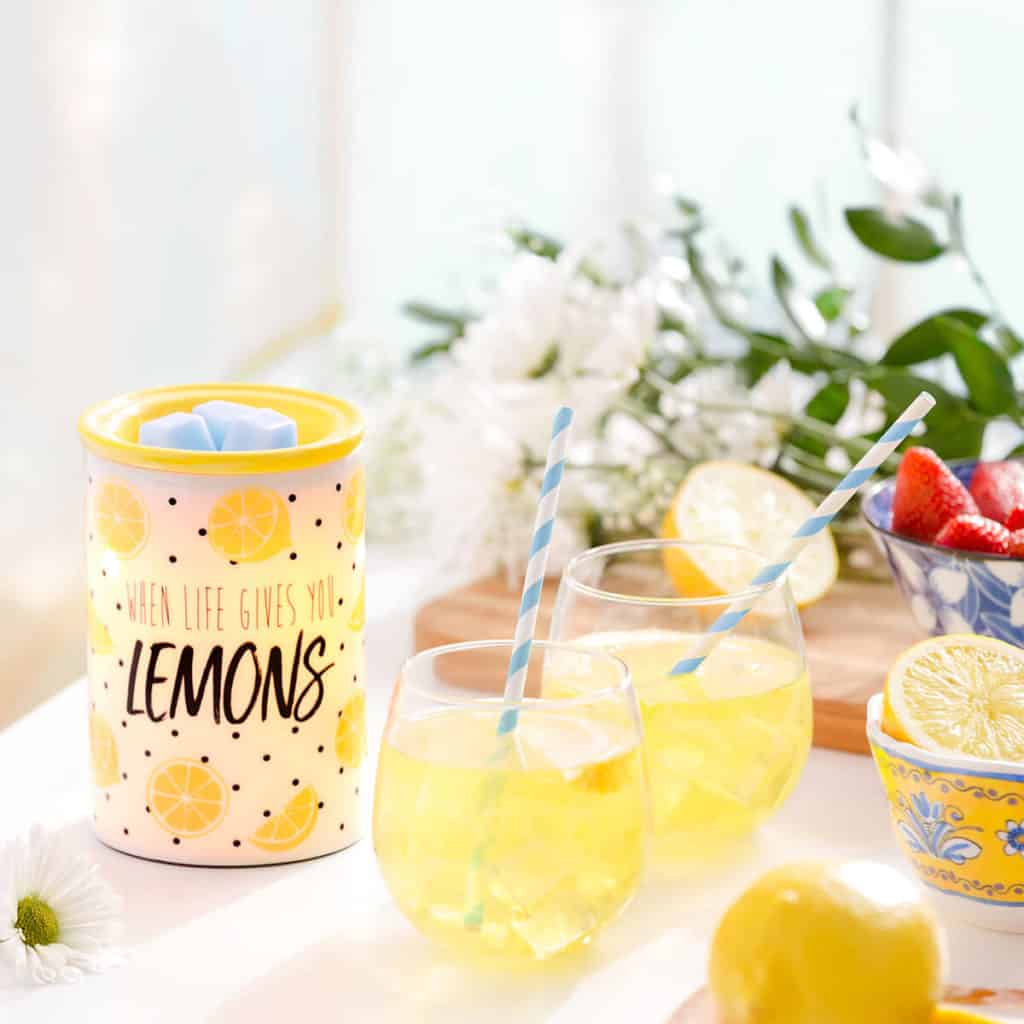 SCENTSY WHEN LIFE GIVES YOU LEMONS WARMER FOR ALEX'S LEMONADE STAND