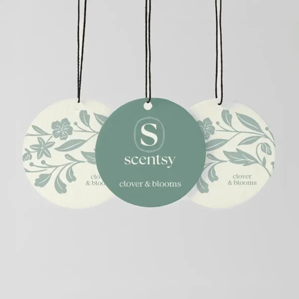 Scentscentcirclecloverblooms3Packdoublesidedpackshotramar2026Pwsc7E223408931462D9F2F0D1384F510Eb_Highres (1) Clover & Blooms Scentsy Scent Circle 3 Pack - March 2026