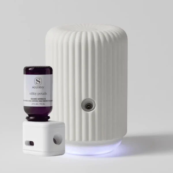 Scentsy Solo Diffuser & Silky Petals Fragrance Cartridge
